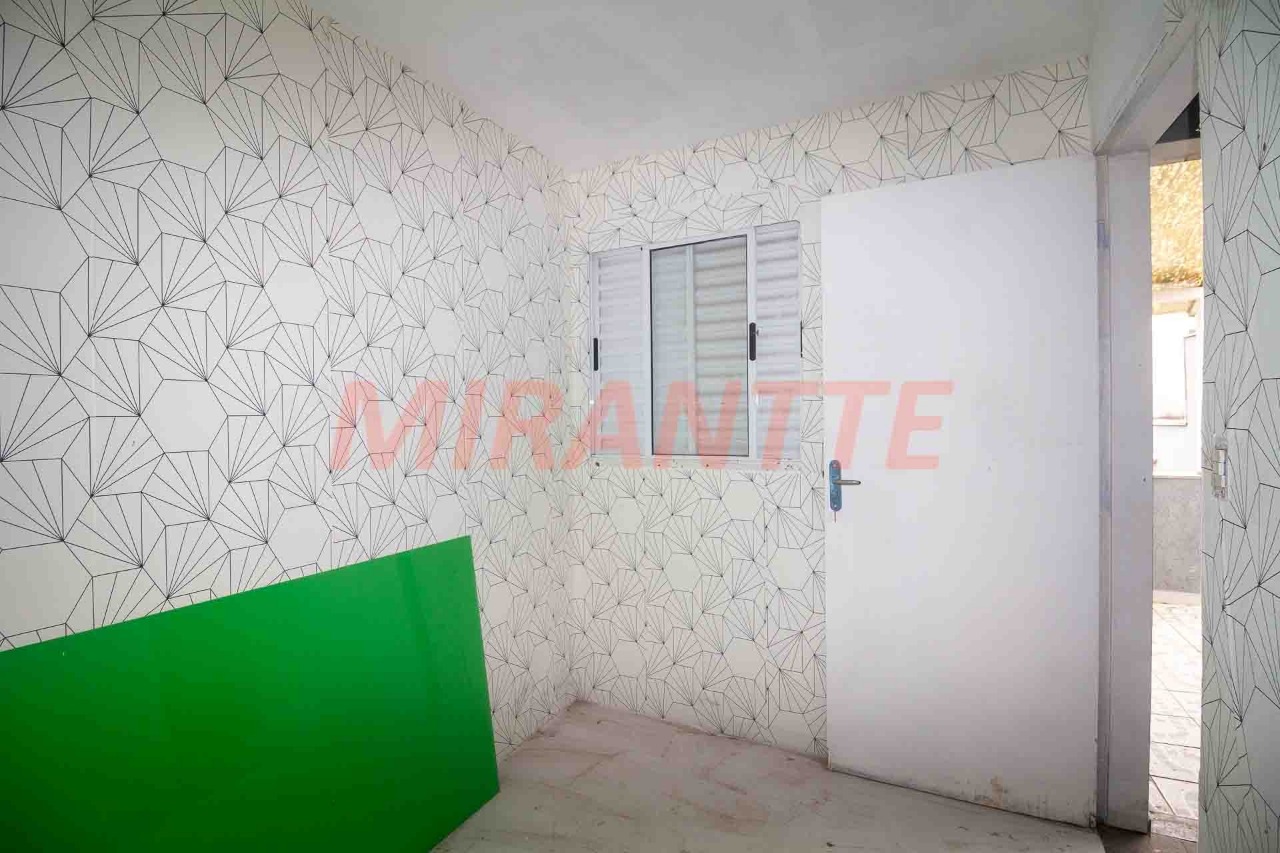 Sobrado de 310m² com 4 quartos em Vila Mazzei