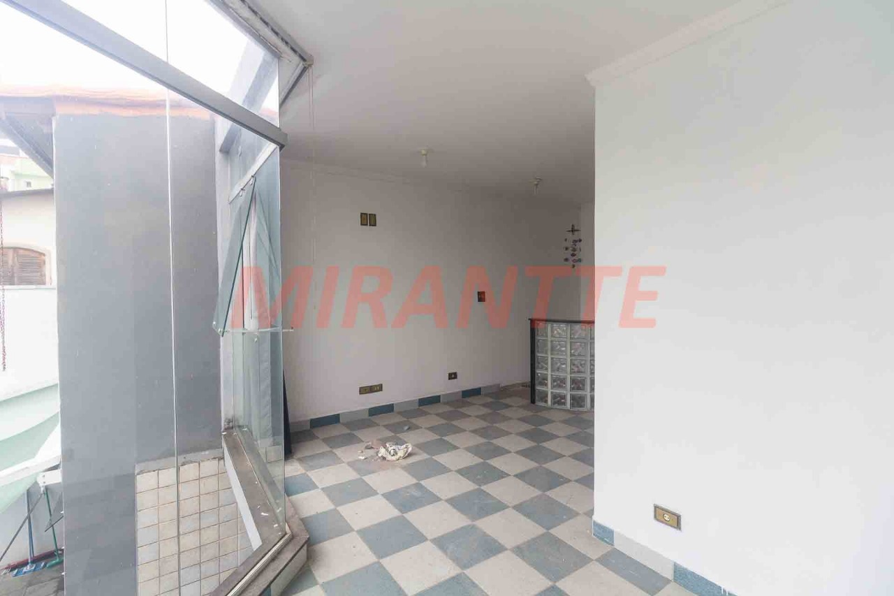 Sobrado de 310m² com 4 quartos em Vila Mazzei