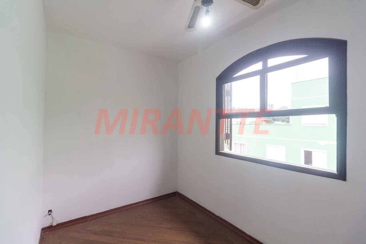 Sobrado de 310m² com 4 quartos em Vila Mazzei