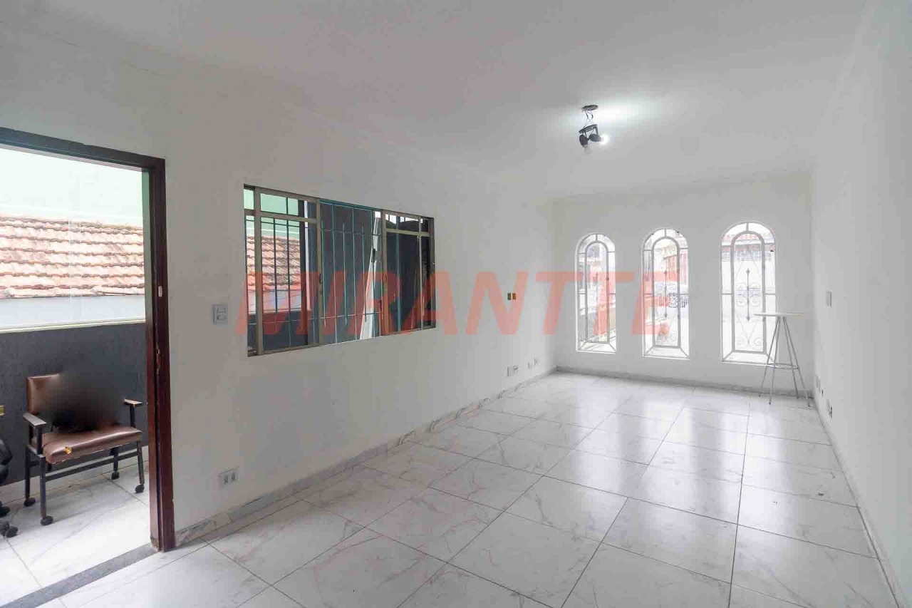 Sobrado de 310m² com 4 quartos em Vila Mazzei