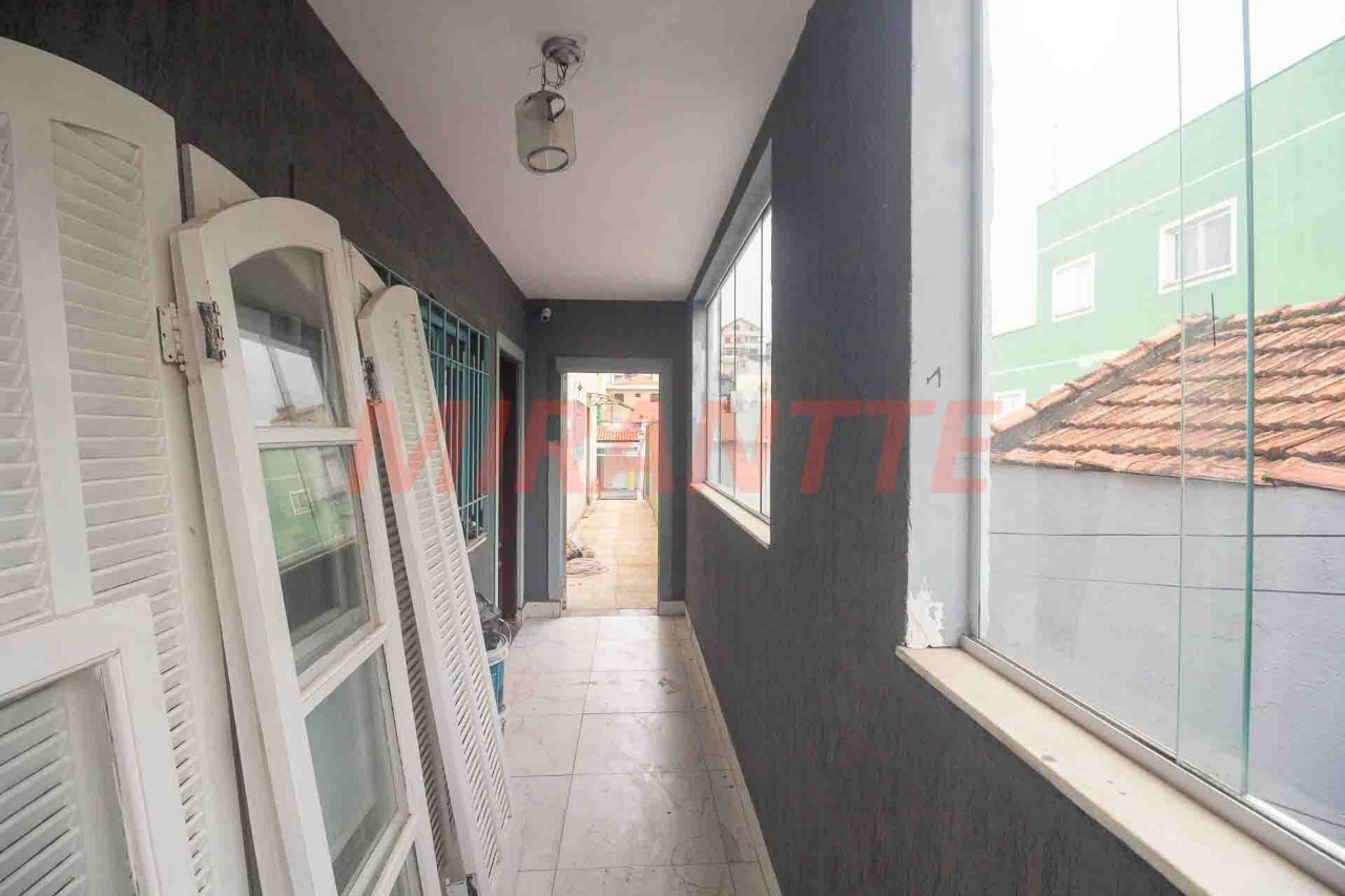 Sobrado de 310m² com 4 quartos em Vila Mazzei