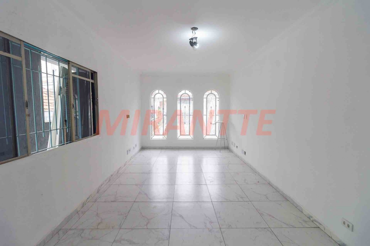 Sobrado de 310m² com 4 quartos em Vila Mazzei
