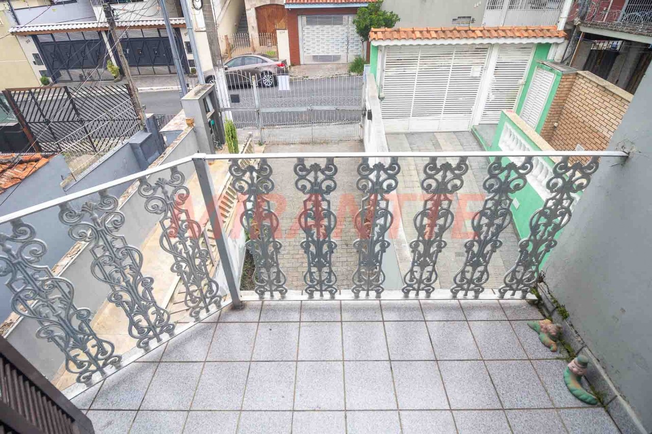 Sobrado de 310m² com 4 quartos em Vila Mazzei