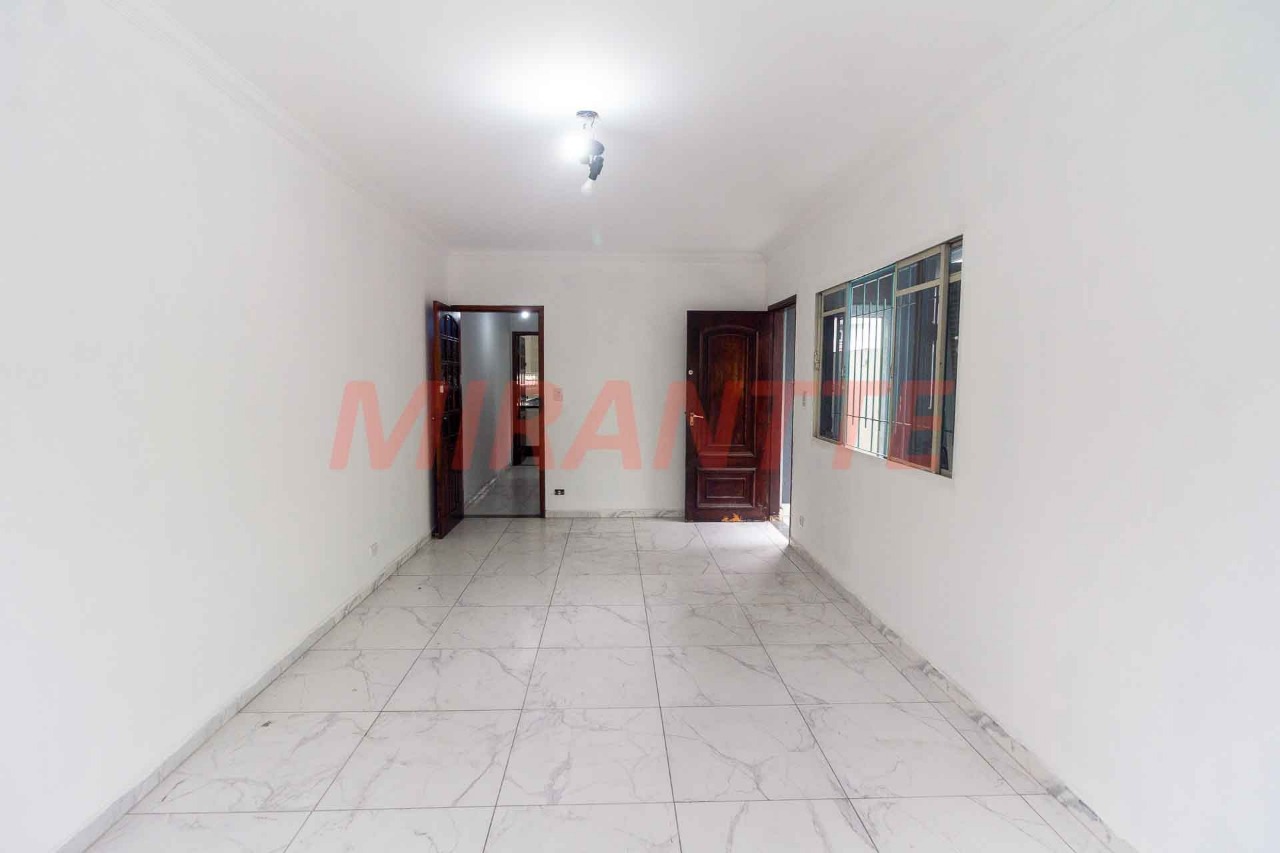 Sobrado de 310m² com 4 quartos em Vila Mazzei