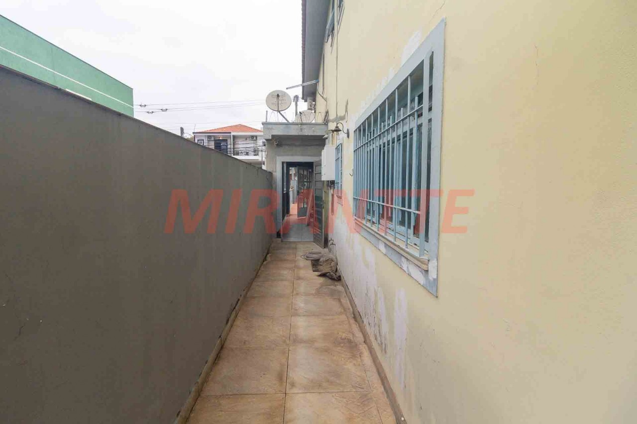 Sobrado de 310m² com 4 quartos em Vila Mazzei