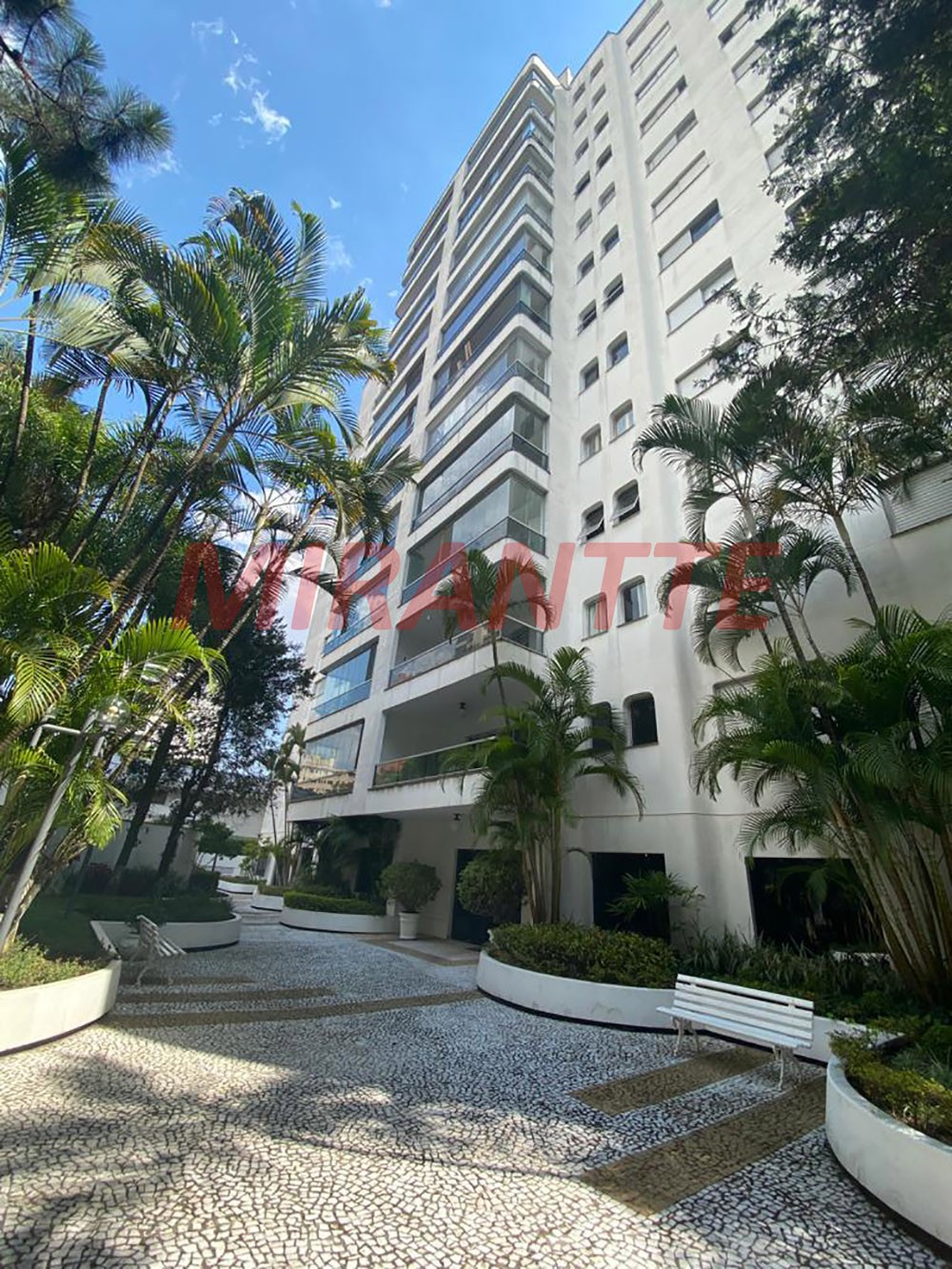 Apartamento com 4 quartos em Moema