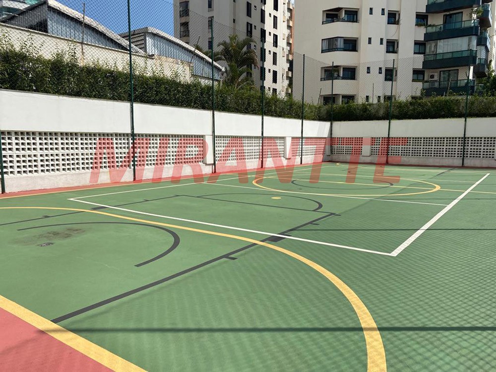 Apartamento com 4 quartos em Moema