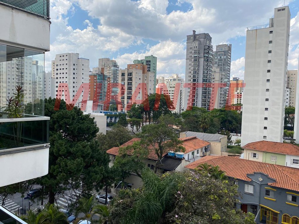 Apartamento com 4 quartos em Moema