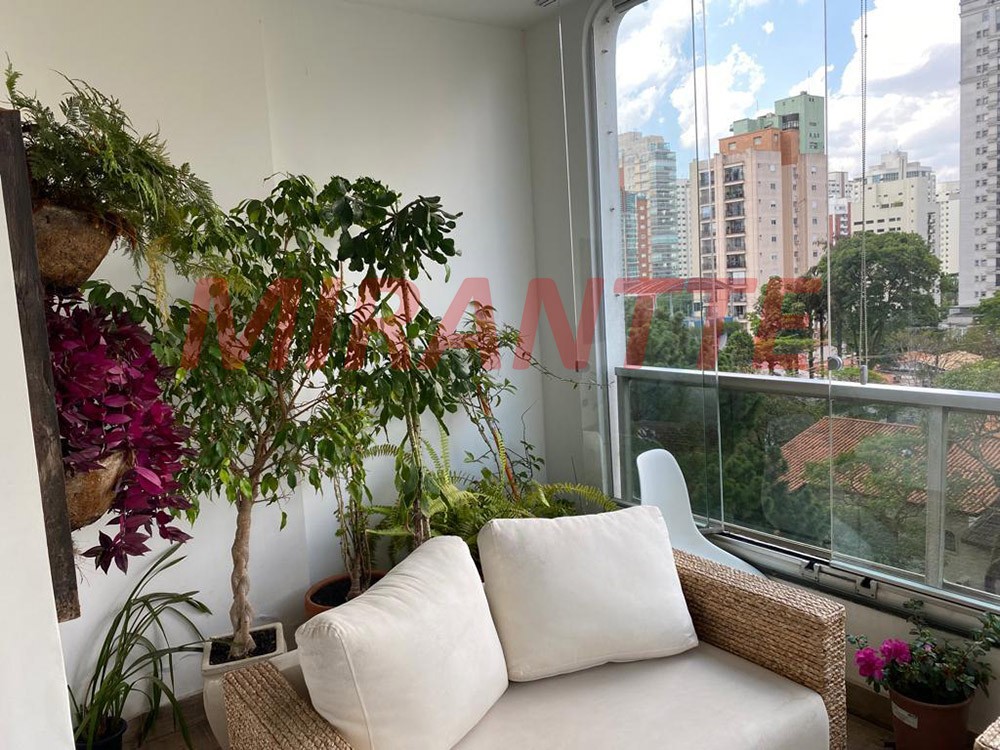Apartamento com 4 quartos em Moema