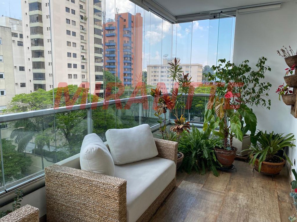 Apartamento com 4 quartos em Moema