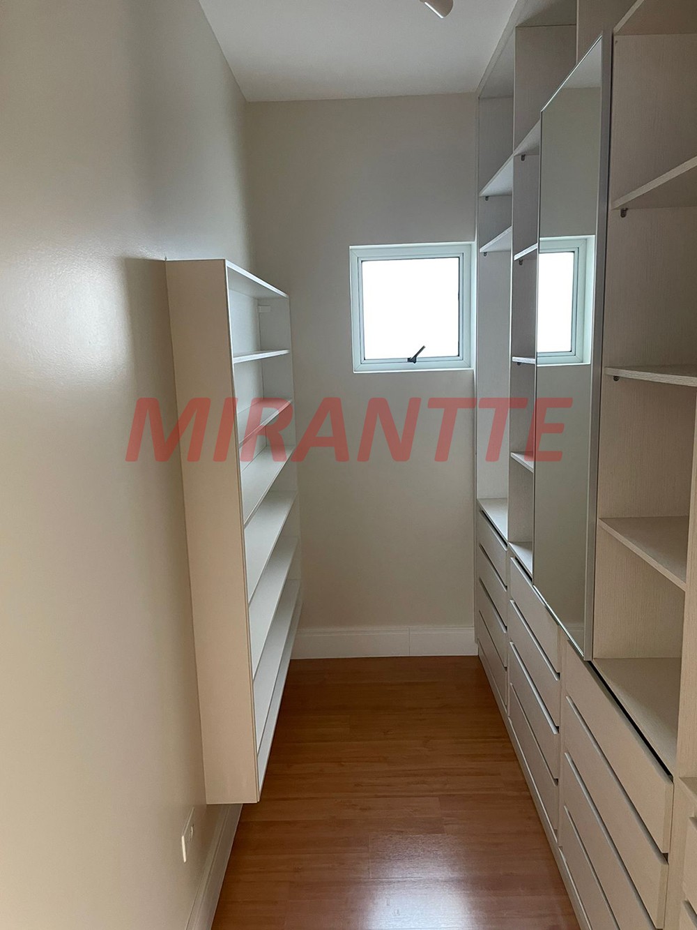Sobrado de 294m² com 3 quartos em Jardim São Paulo