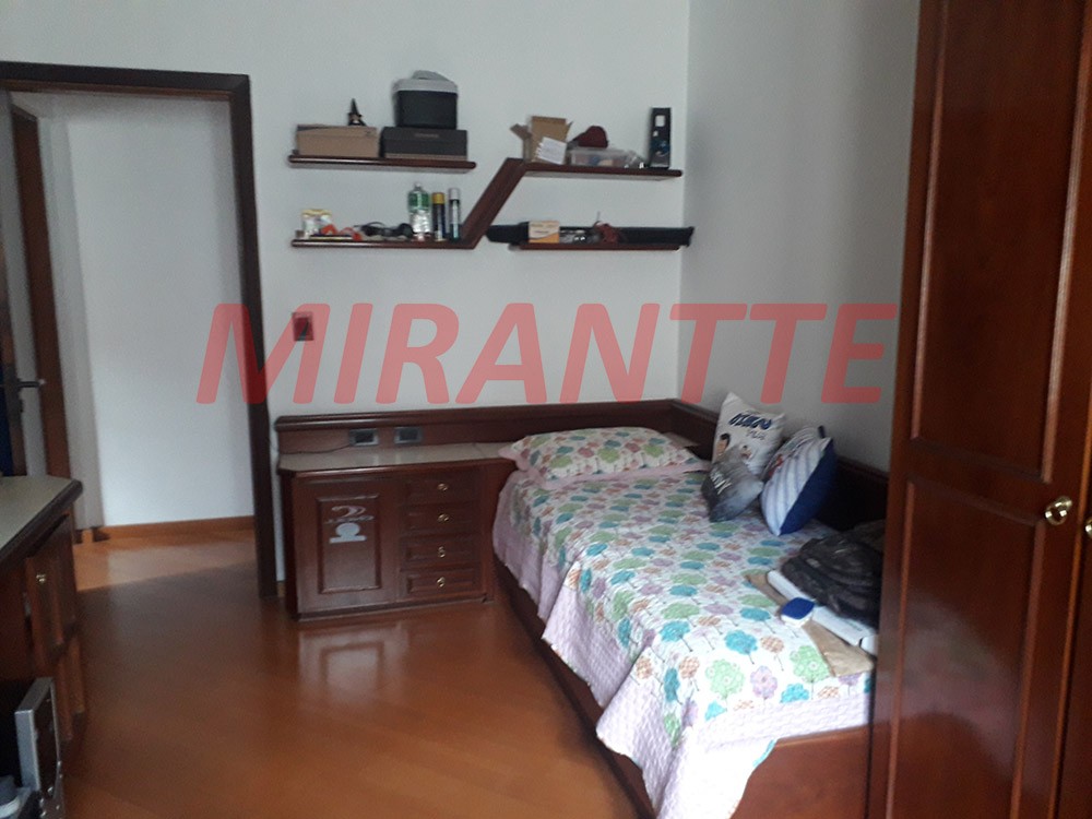 Sobrado de 235m² com 4 quartos em Bortolândia