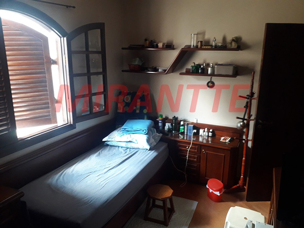 Sobrado de 235m² com 4 quartos em Bortolândia