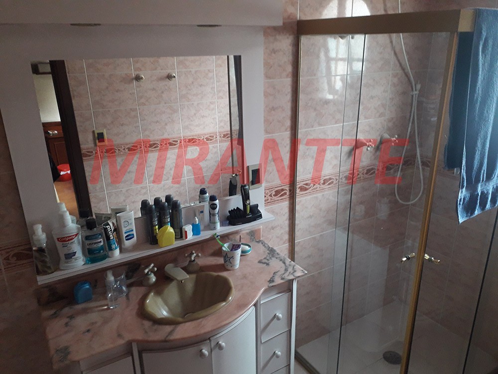 Sobrado de 235m² com 4 quartos em Bortolândia