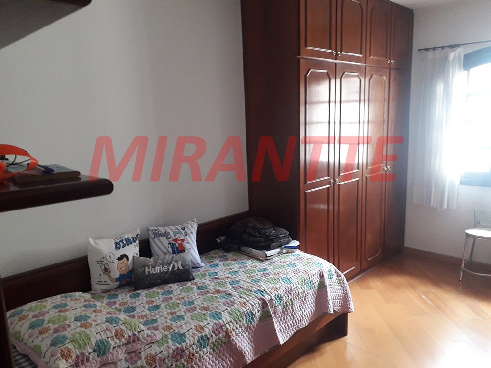Sobrado de 235m² com 4 quartos em Bortolândia