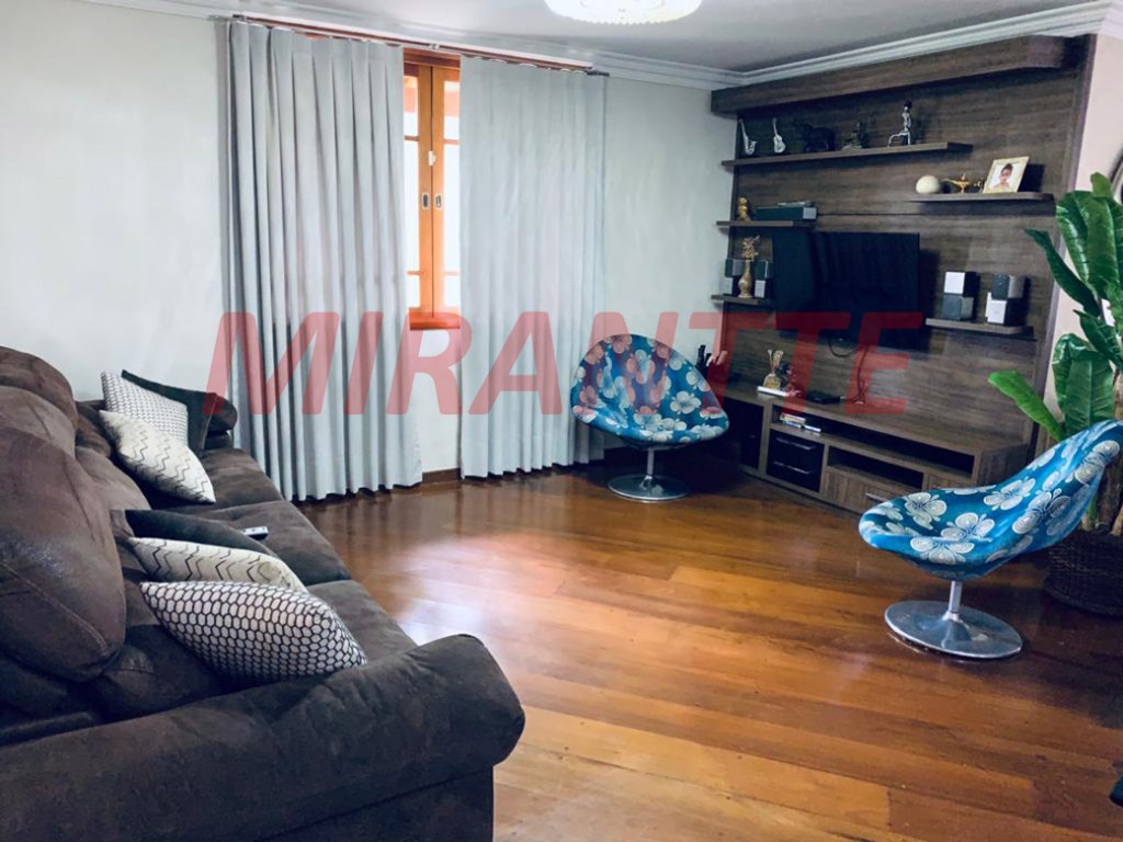 Sobrado de 704m² com 5 quartos em Serra da Cantareira