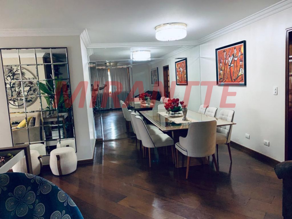 Sobrado de 704m² com 5 quartos em Serra da Cantareira