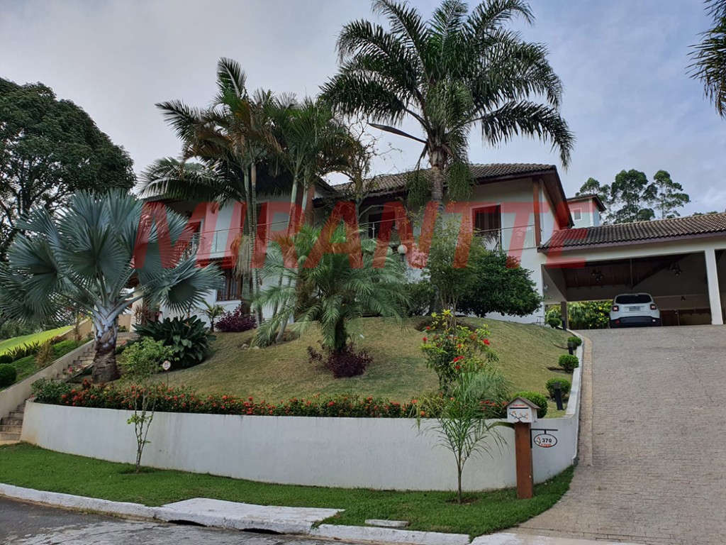 Sobrado de 704m² com 5 quartos em Serra da Cantareira