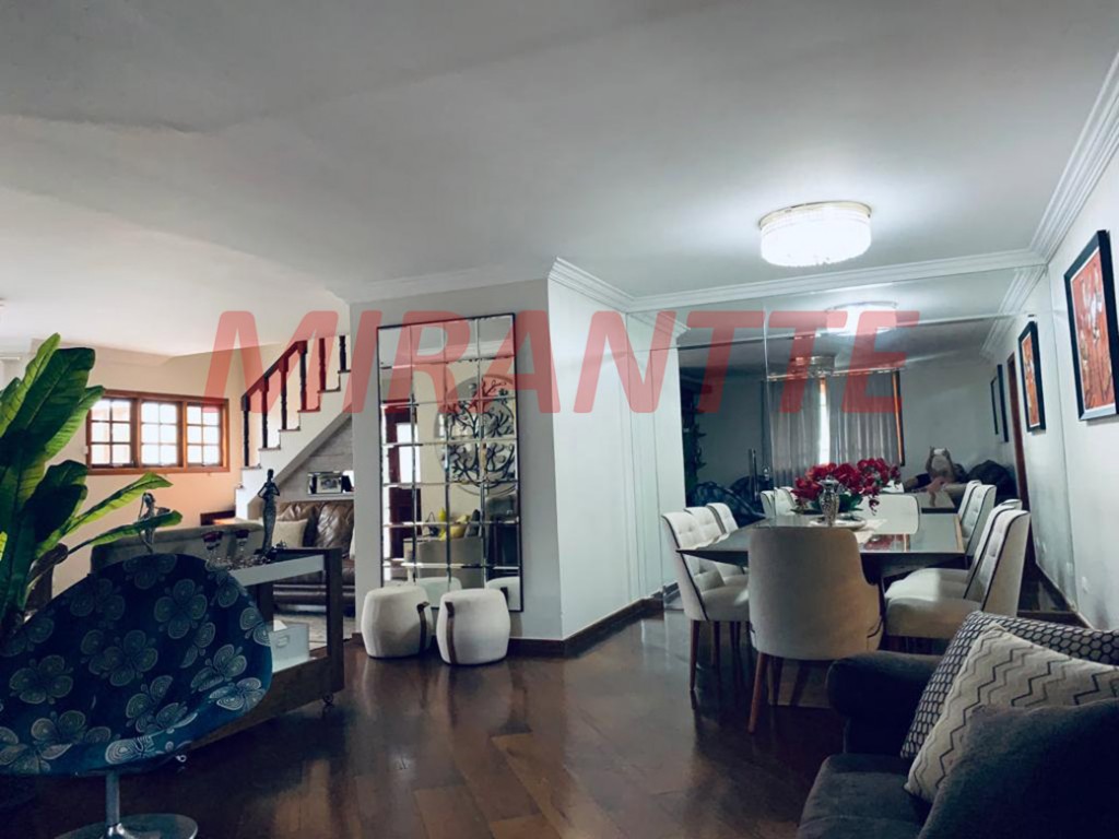 Sobrado de 704m² com 5 quartos em Serra da Cantareira