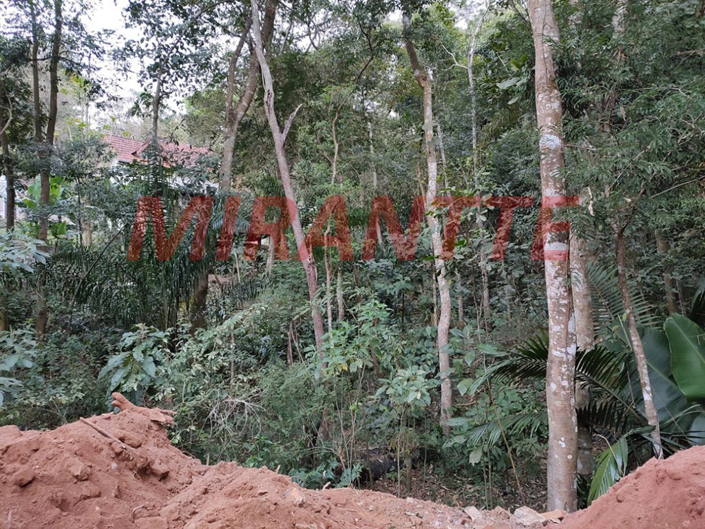 Terreno de 1.135m² em Serra Da Cantareira