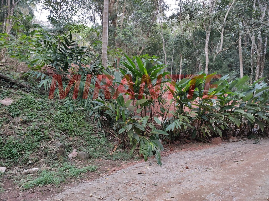 Terreno de 1.135m² em Serra Da Cantareira