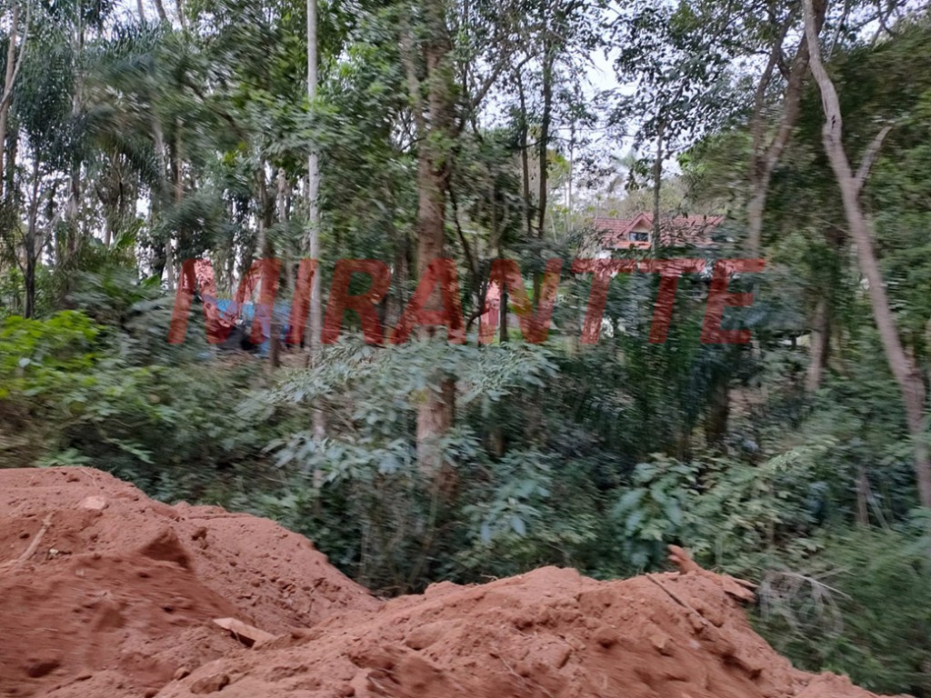 Terreno de 1.135m² em Serra Da Cantareira