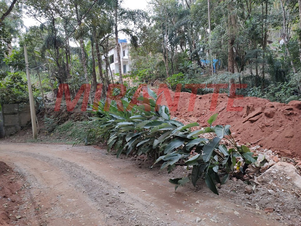 Terreno de 1.135m² em Serra Da Cantareira