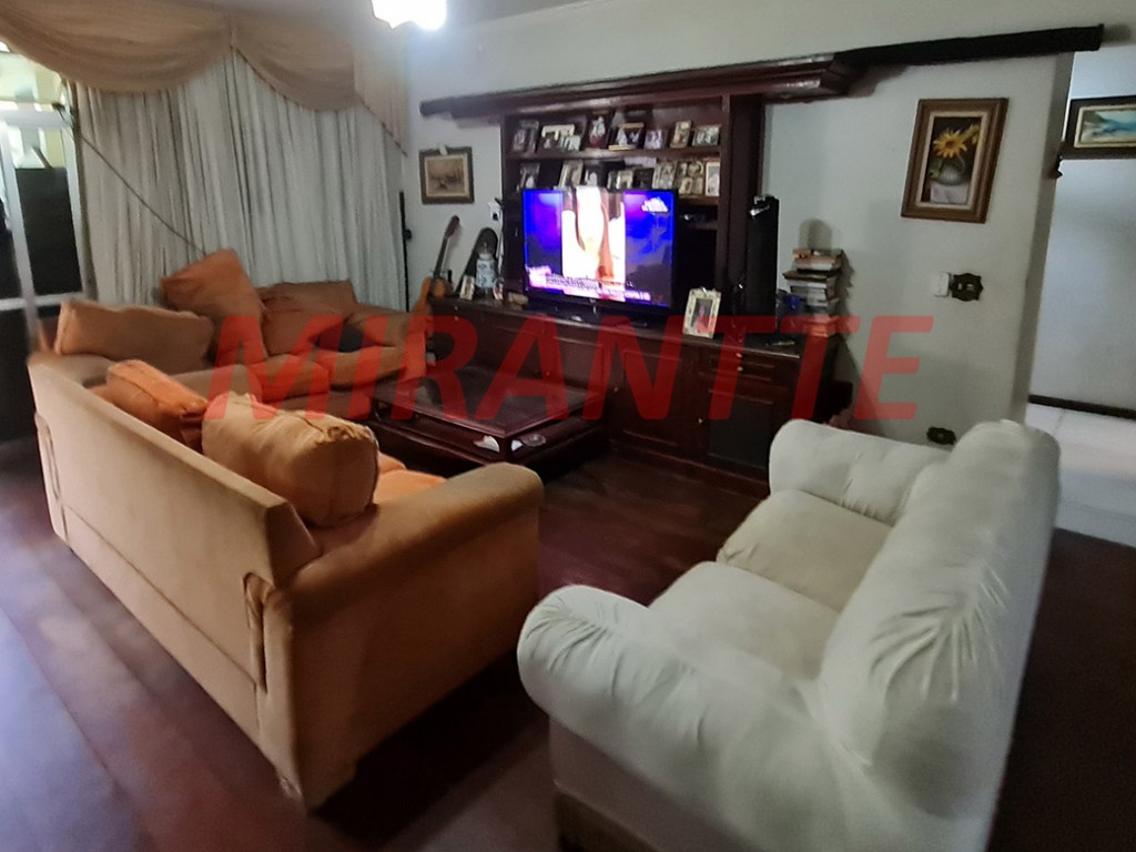 Sobrado de 443m² com 5 quartos em Caxingui