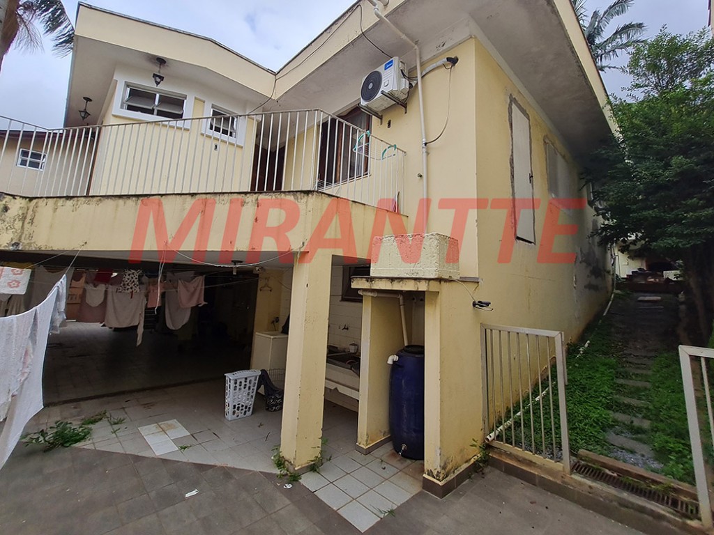 Sobrado de 443m² com 5 quartos em Caxingui