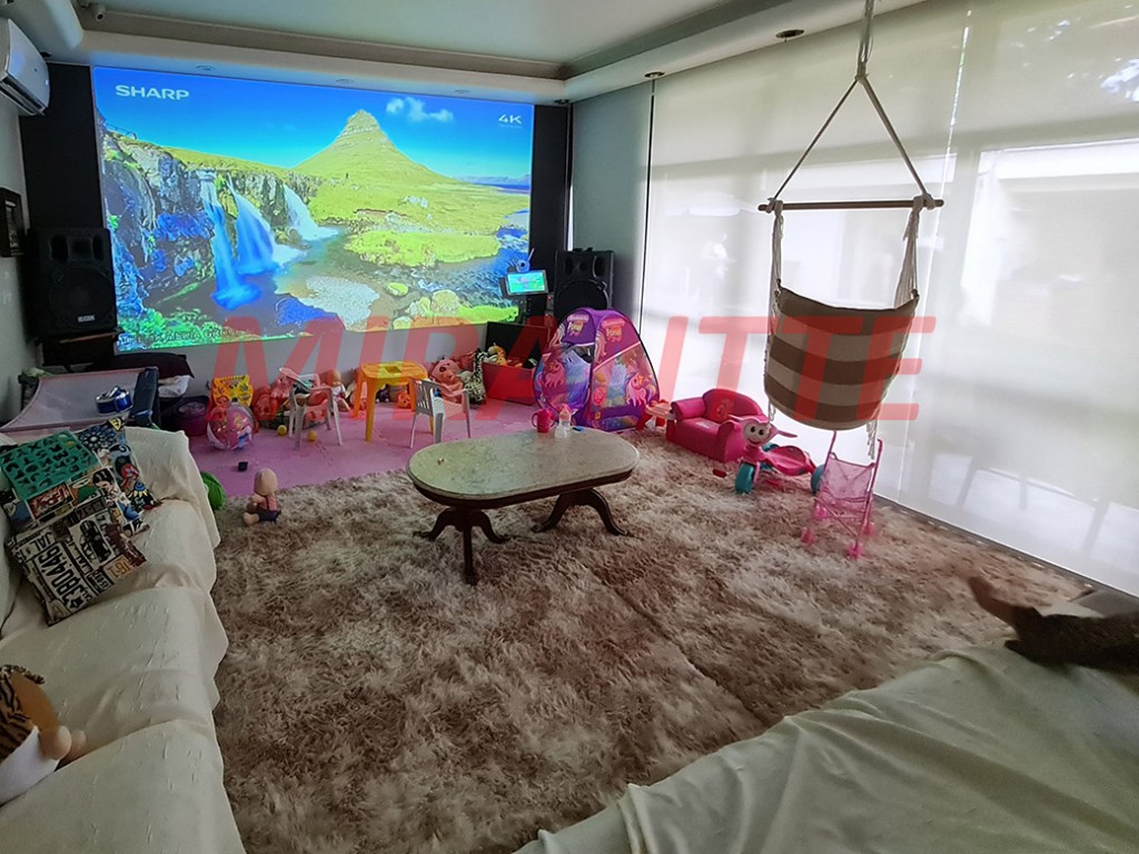 Sobrado de 443m² com 5 quartos em Caxingui