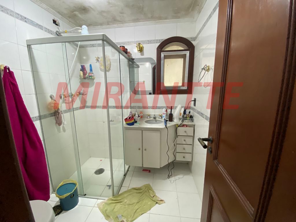 Sobrado de 600m² com 4 quartos em Serra Da Cantareira