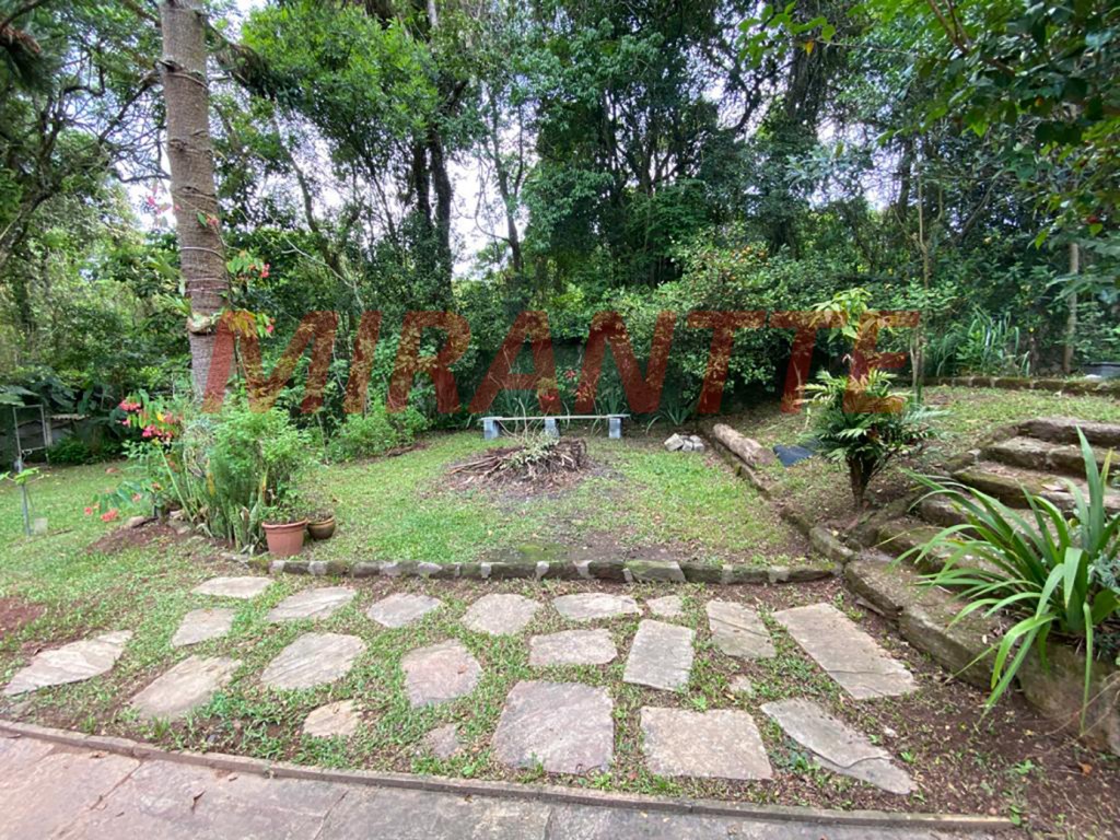 Sobrado de 600m² com 4 quartos em Serra Da Cantareira