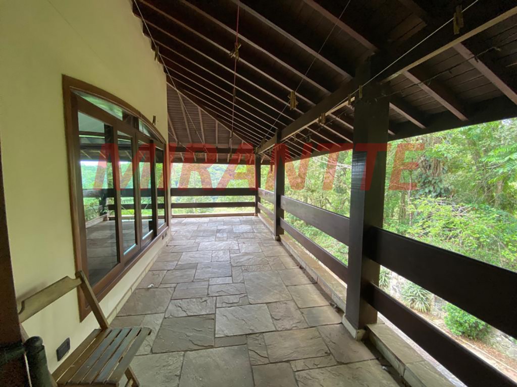 Sobrado de 600m² com 4 quartos em Serra Da Cantareira