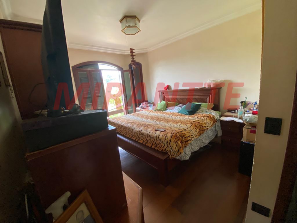 Sobrado de 600m² com 4 quartos em Serra Da Cantareira