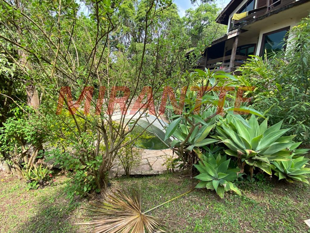 Sobrado de 600m² com 4 quartos em Serra Da Cantareira