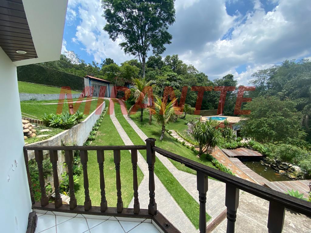 Sobrado de 450m² com 3 quartos em Serra Da Cantareira