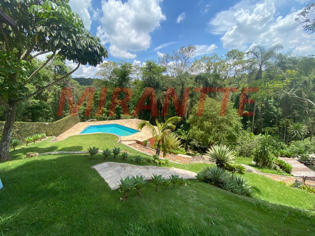 Sobrado de 450m² com 3 quartos em Serra Da Cantareira