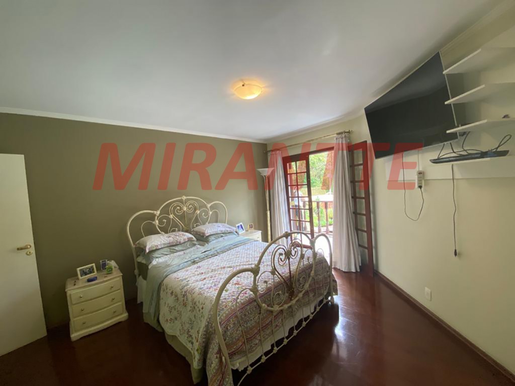 Sobrado de 450m² com 3 quartos em Serra Da Cantareira