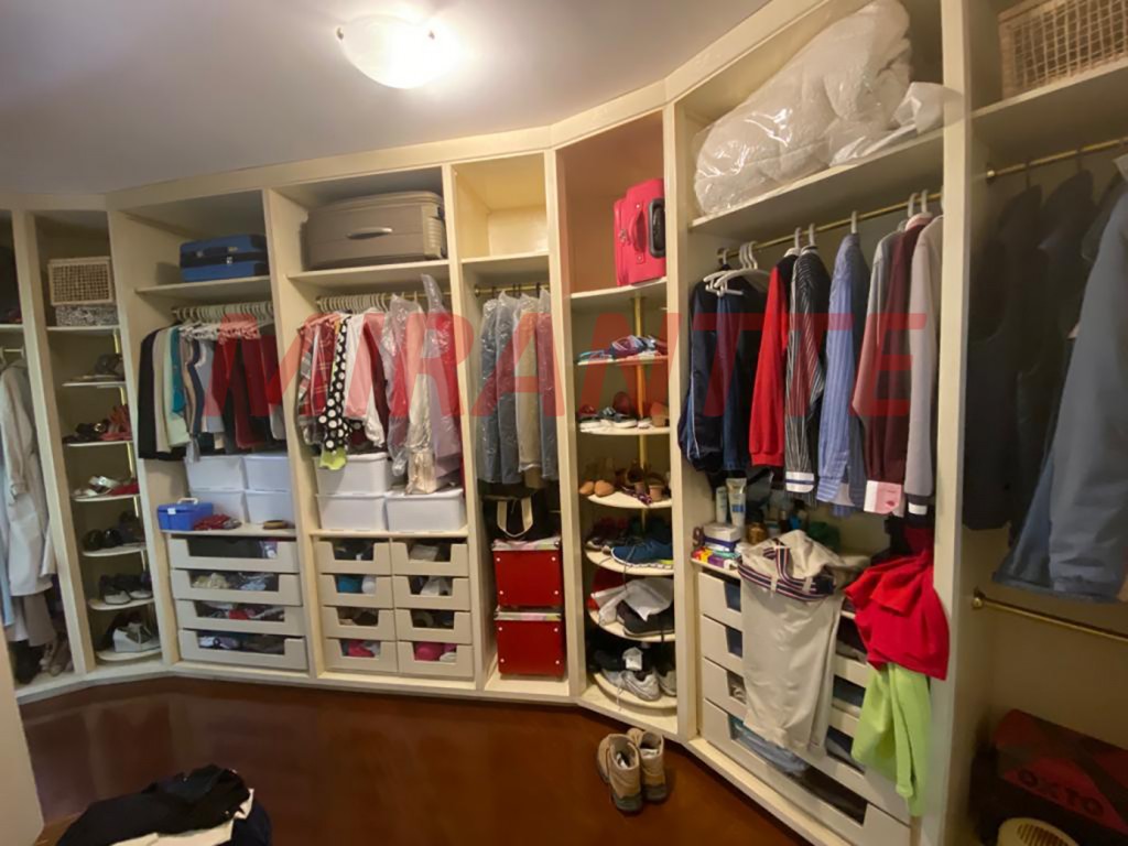 Sobrado de 450m² com 3 quartos em Serra Da Cantareira