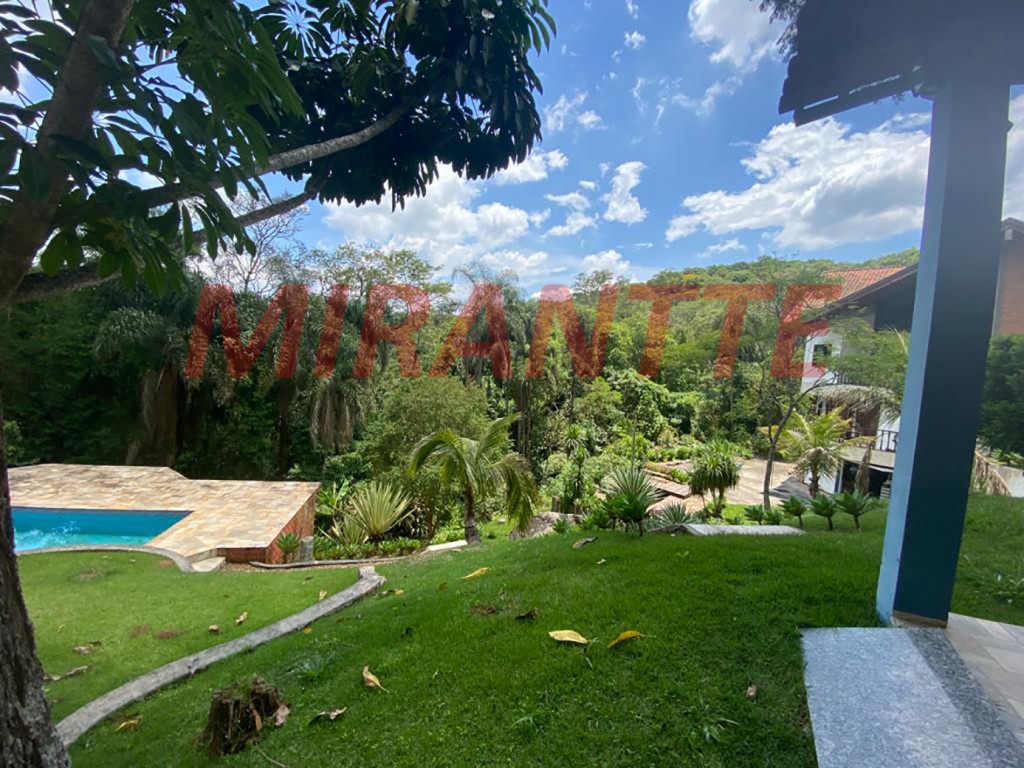 Sobrado de 450m² com 3 quartos em Serra Da Cantareira