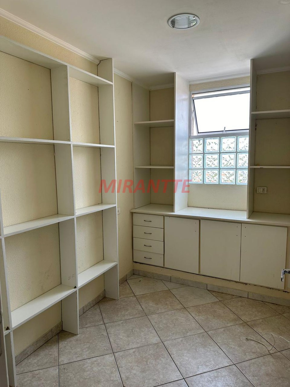 Sobrado de 300m² com 3 quartos em Jardim Paraiso