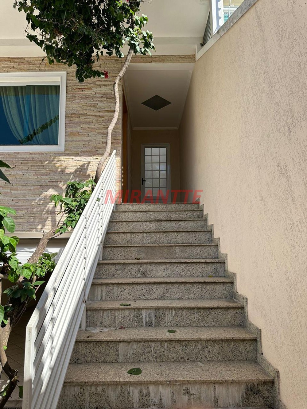 Sobrado de 300m² com 3 quartos em Jardim Paraiso