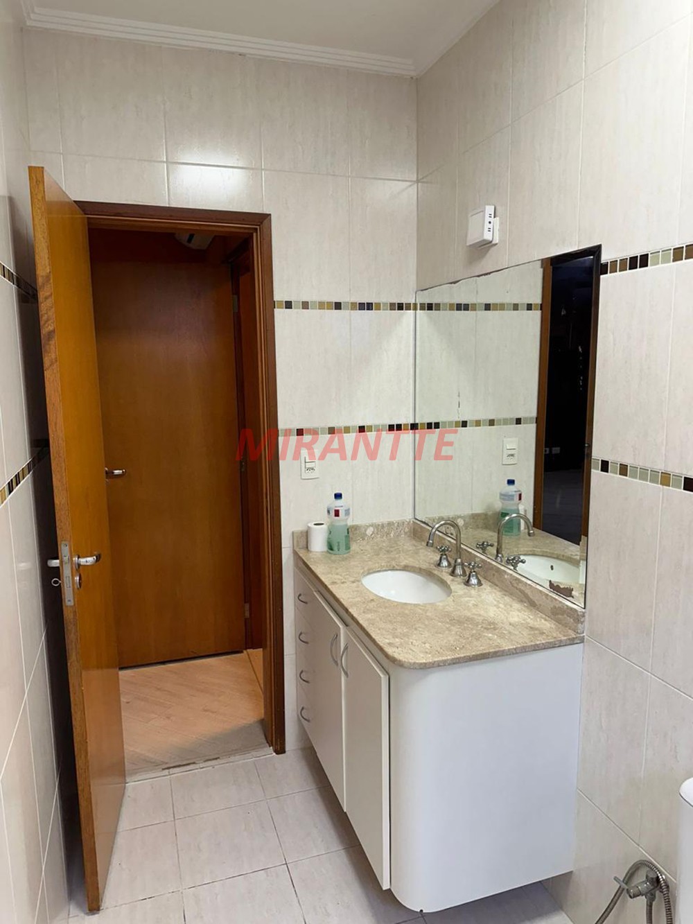 Sobrado de 300m² com 3 quartos em Jardim Paraiso