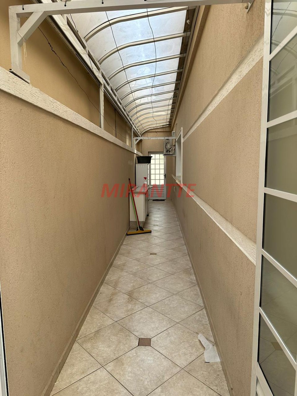 Sobrado de 300m² com 3 quartos em Jardim Paraiso