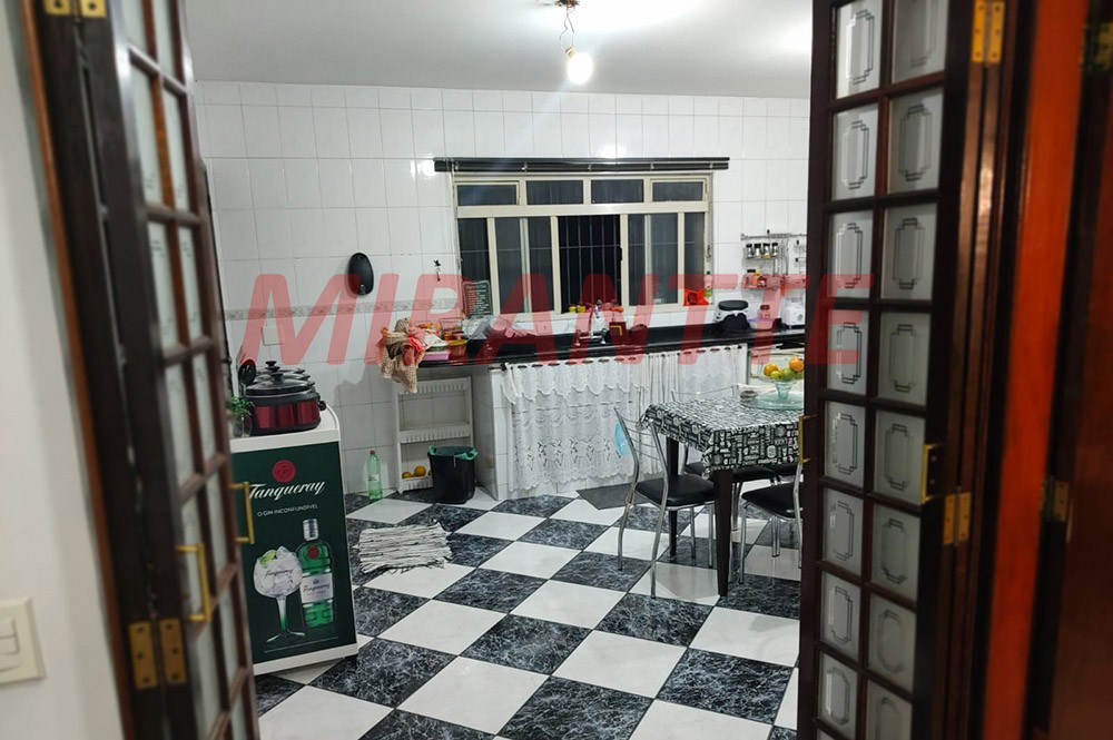 Sobrado de 200m² com 3 quartos em Jardim Guapíra