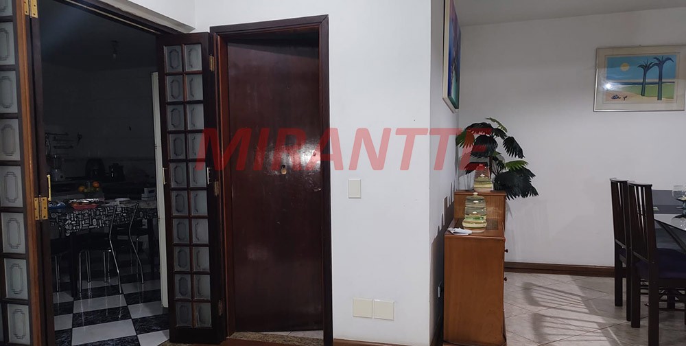 Sobrado de 200m² com 3 quartos em Jardim Guapíra