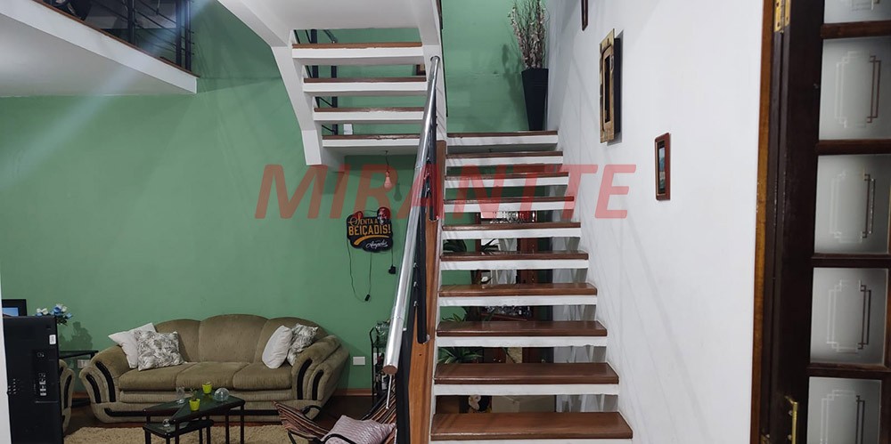 Sobrado de 200m² com 3 quartos em Jardim Guapíra