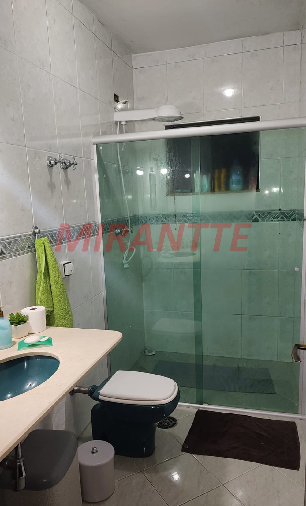 Sobrado de 200m² com 3 quartos em Jardim Guapíra