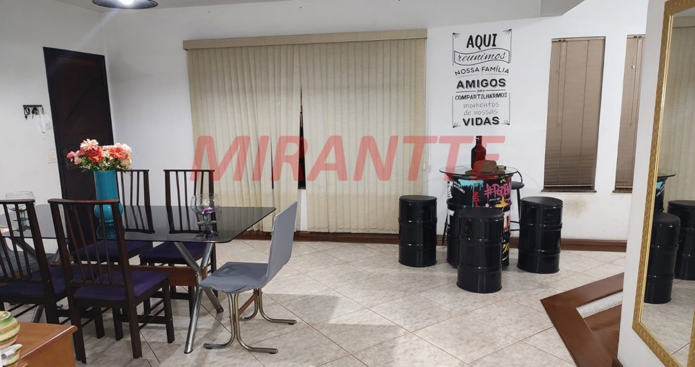 Sobrado de 200m² com 3 quartos em Jardim Guapíra