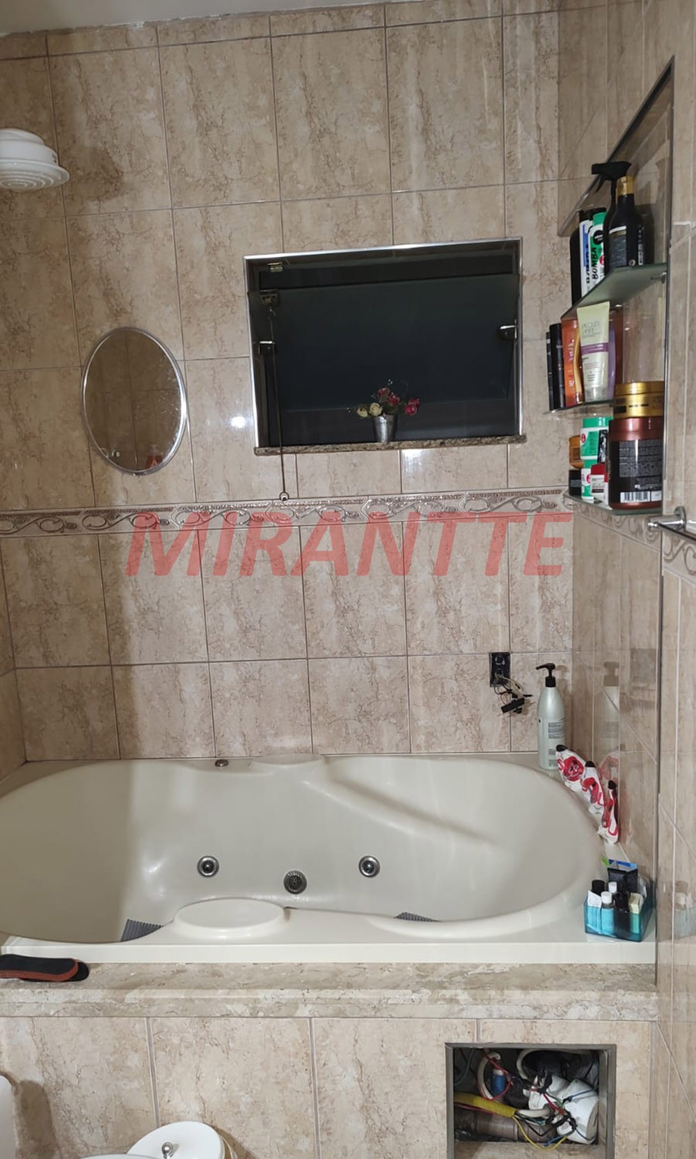 Sobrado de 200m² com 3 quartos em Jardim Guapíra